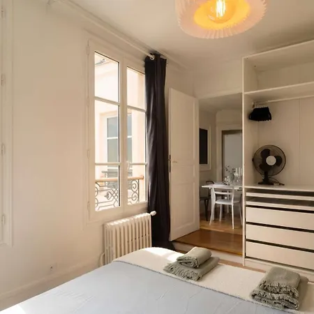 Bright Montparnasse With Balcony Apartment Paris