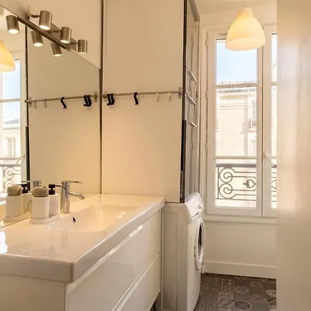 Bright Montparnasse With Balcony Apartmán
