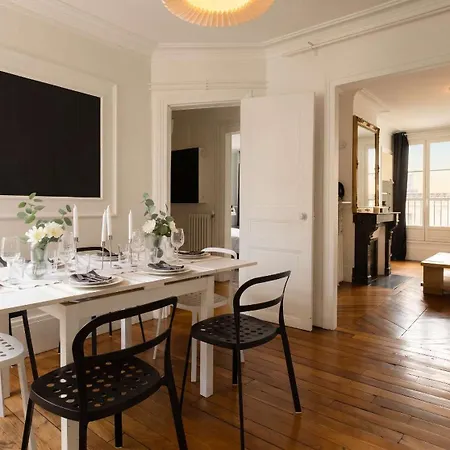 Bright Montparnasse With Balcony