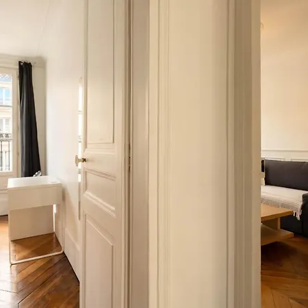 Daire Bright Montparnasse With Balcony *